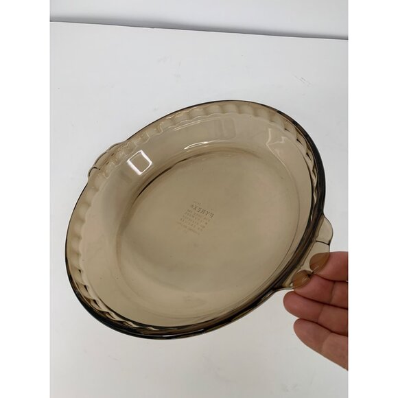 Pyrex Amber Glass Pie Plate #229 24cm Fluted Design Oven 8-10" - Picture 2 of 4